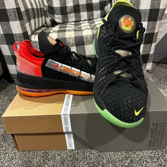 Lebron XVIII size 6.5 “Soundwave” with original box - Picture 4 of 11